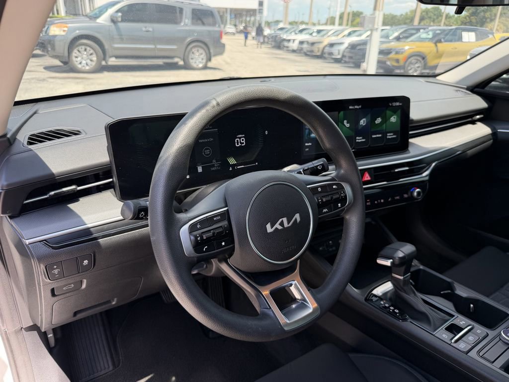Used 2025 Kia K5 LXS FWD image 18