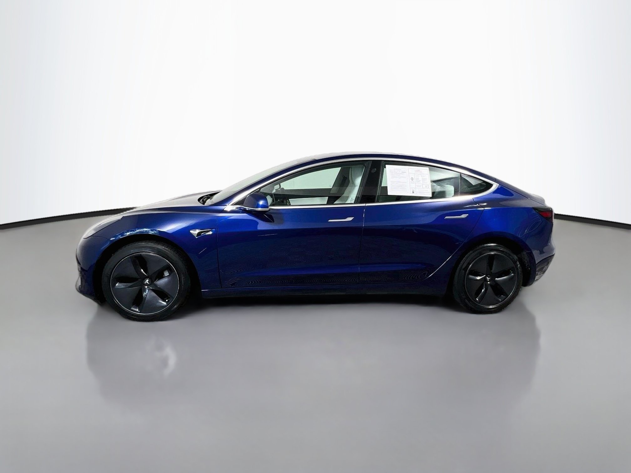 Used 2019 Tesla Model 3 Standard Range RWD image 9