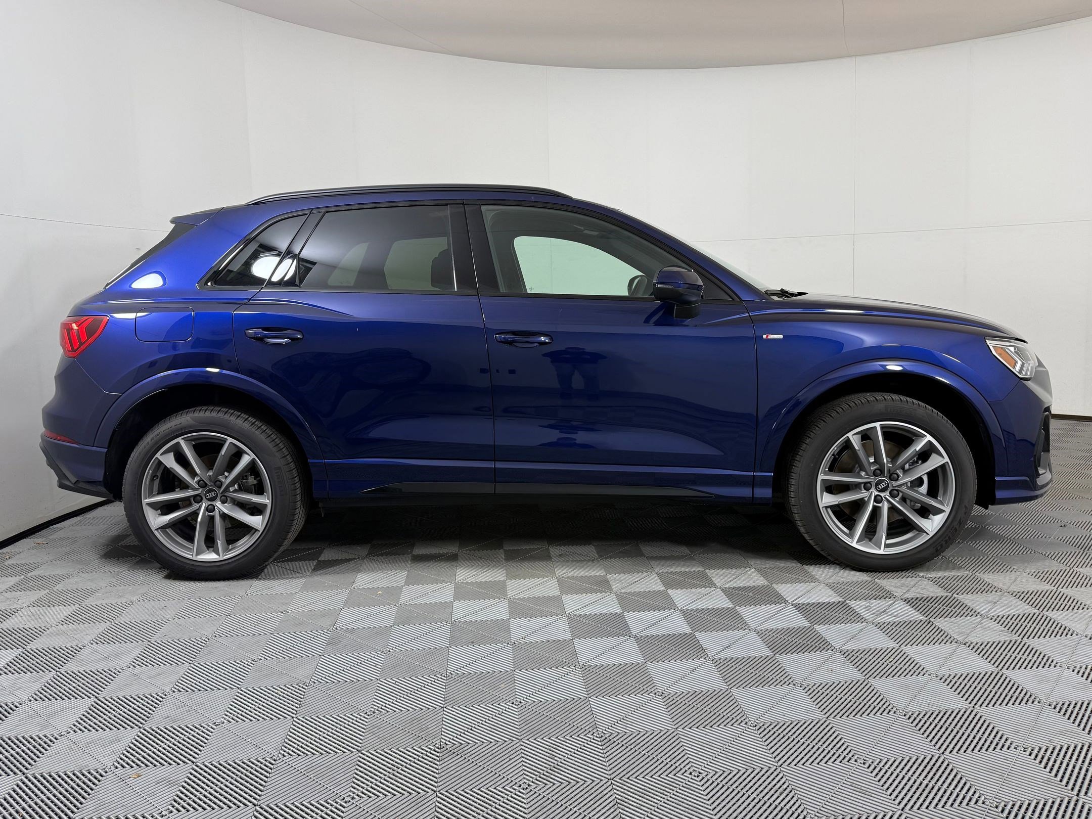 New 2025 Audi Q3 2.0T Premium image 8