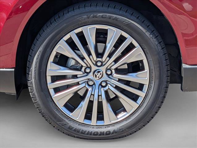 Used 2022 Toyota Venza XLE AWD/4WD image 24