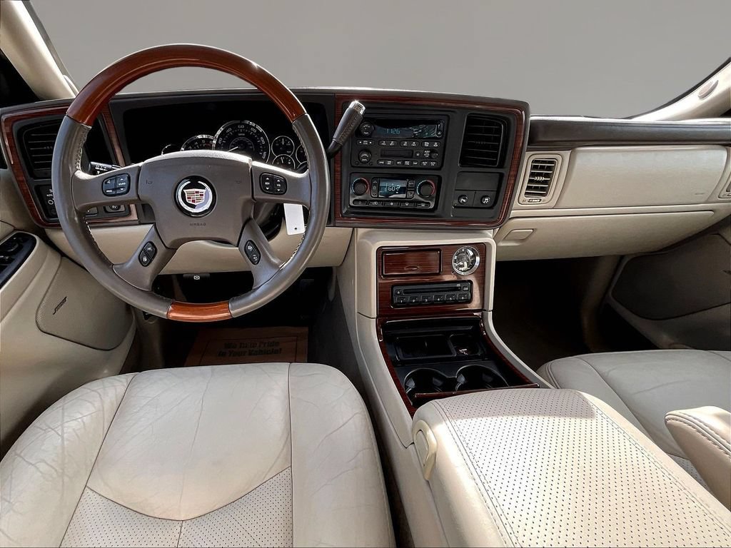 Used 2004 Cadillac Escalade EXT AWD/4WD image 8