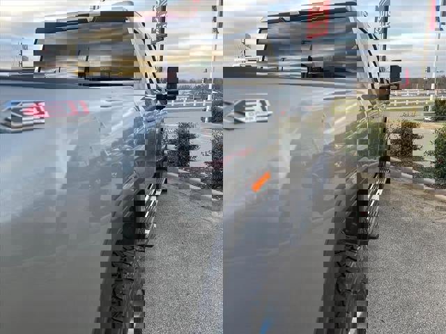 Used 2025 GMC Sierra 2500 SLE image 20