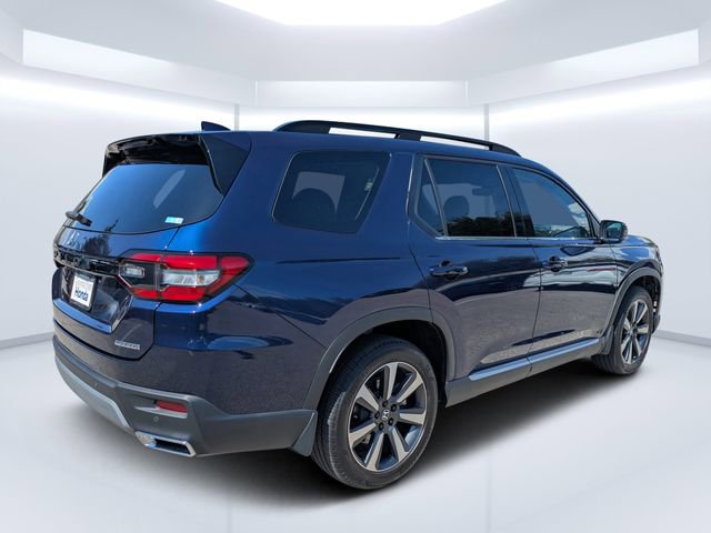 Used 2023 Honda Pilot Touring image 3