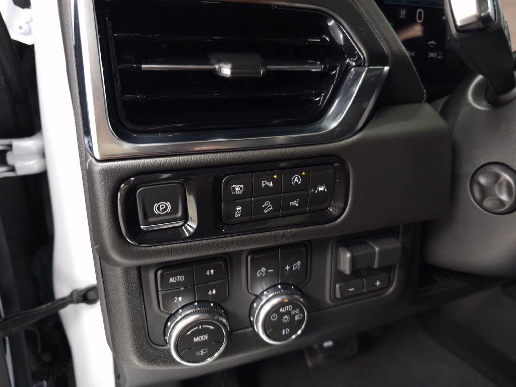 Used 2026 GMC Yukon Denali w/ Denali Reserve Package AWD/4WD image 18