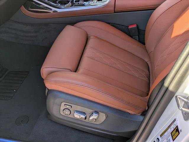 New 2026 BMW X7 M60i image 4