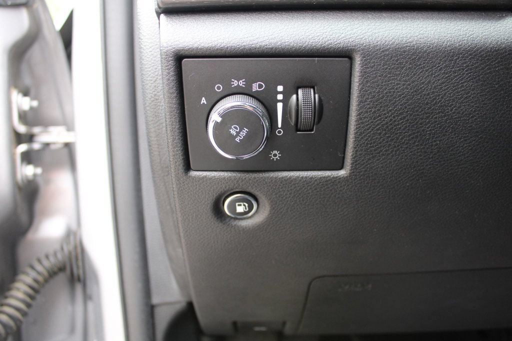 Used 2017 Jeep Grand Cherokee Altitude RWD image 22
