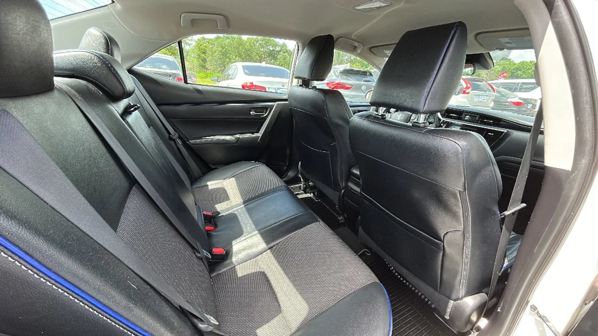 Used 2017 Toyota Corolla SE FWD image 46