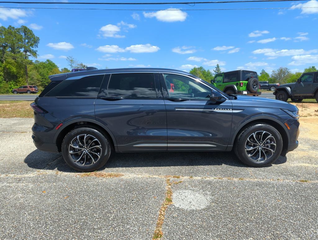 Used 2024 Lincoln Nautilus Premier image 8