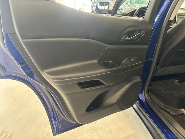 Used 2023 GMC Acadia SLT w/ Elevation Edition image 36