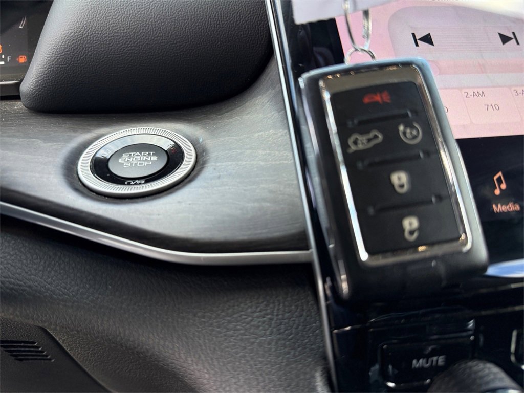 Certified 2022 Jeep Grand Cherokee L Limited image 30