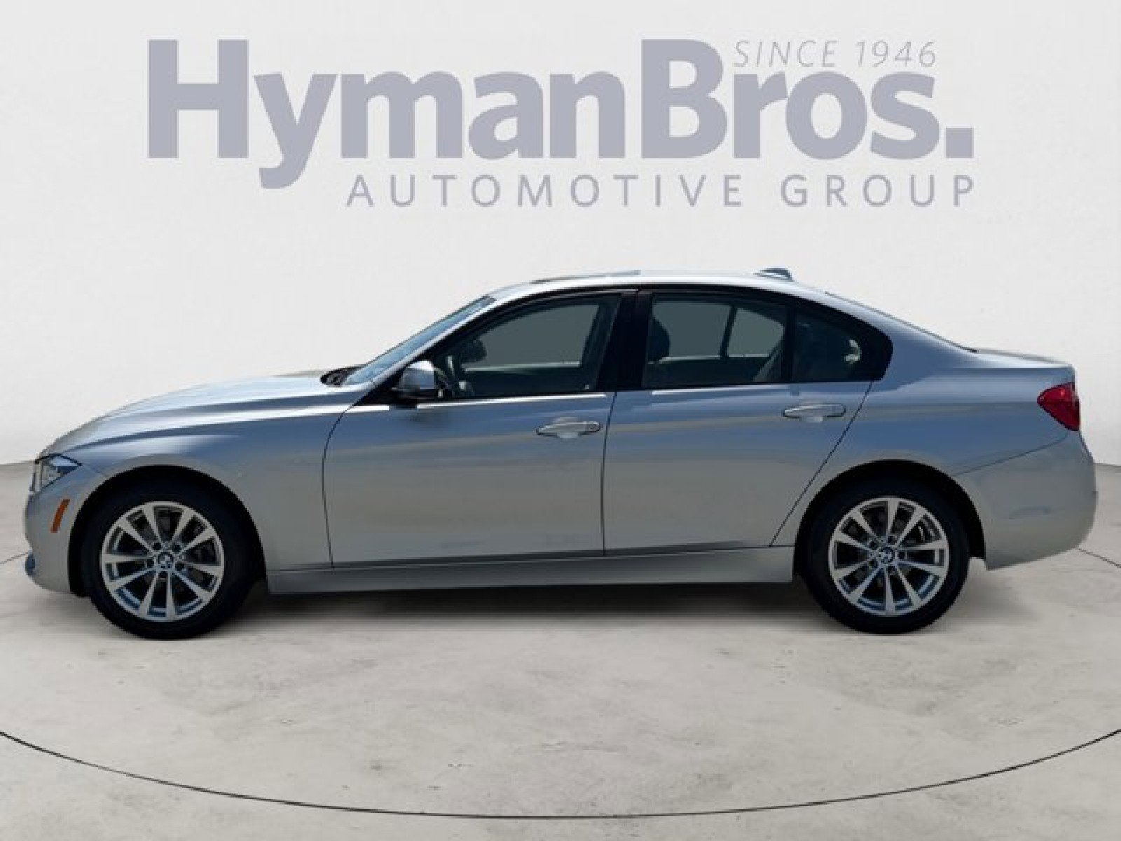 Used 2018 BMW 320i xDrive Sedan AWD/4WD image 6