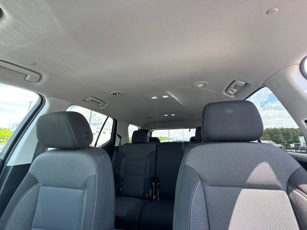 Used 2021 Chevrolet Traverse LS FWD image 32