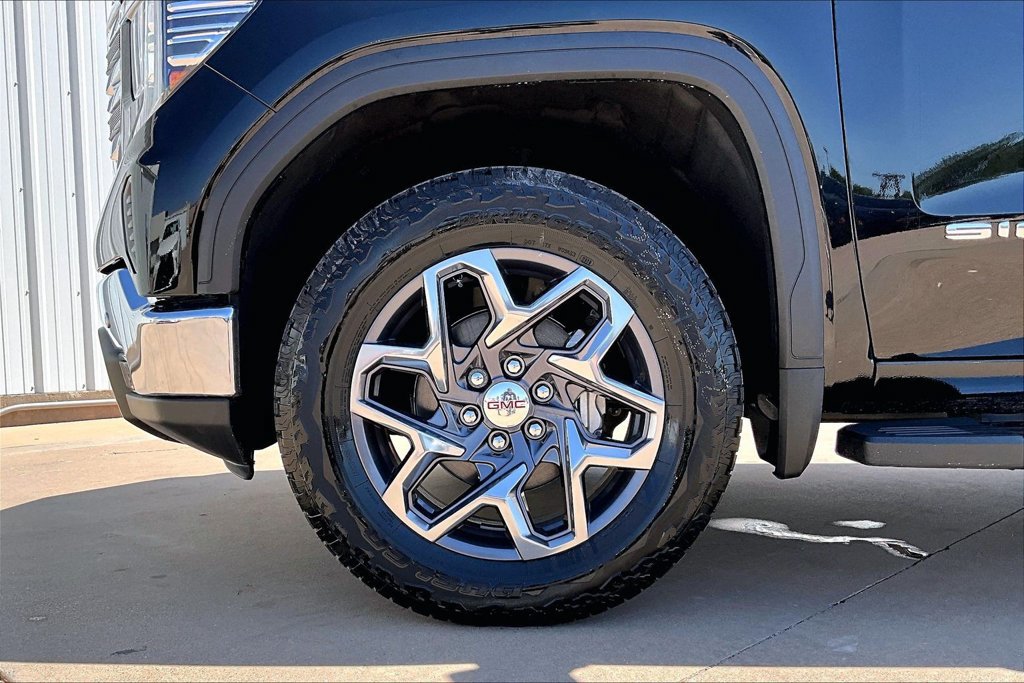 Used 2026 GMC Sierra 1500 SLT AWD/4WD image 27