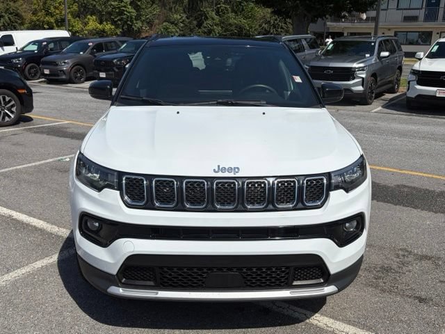 Used 2023 Jeep Compass Limited AWD/4WD image 10