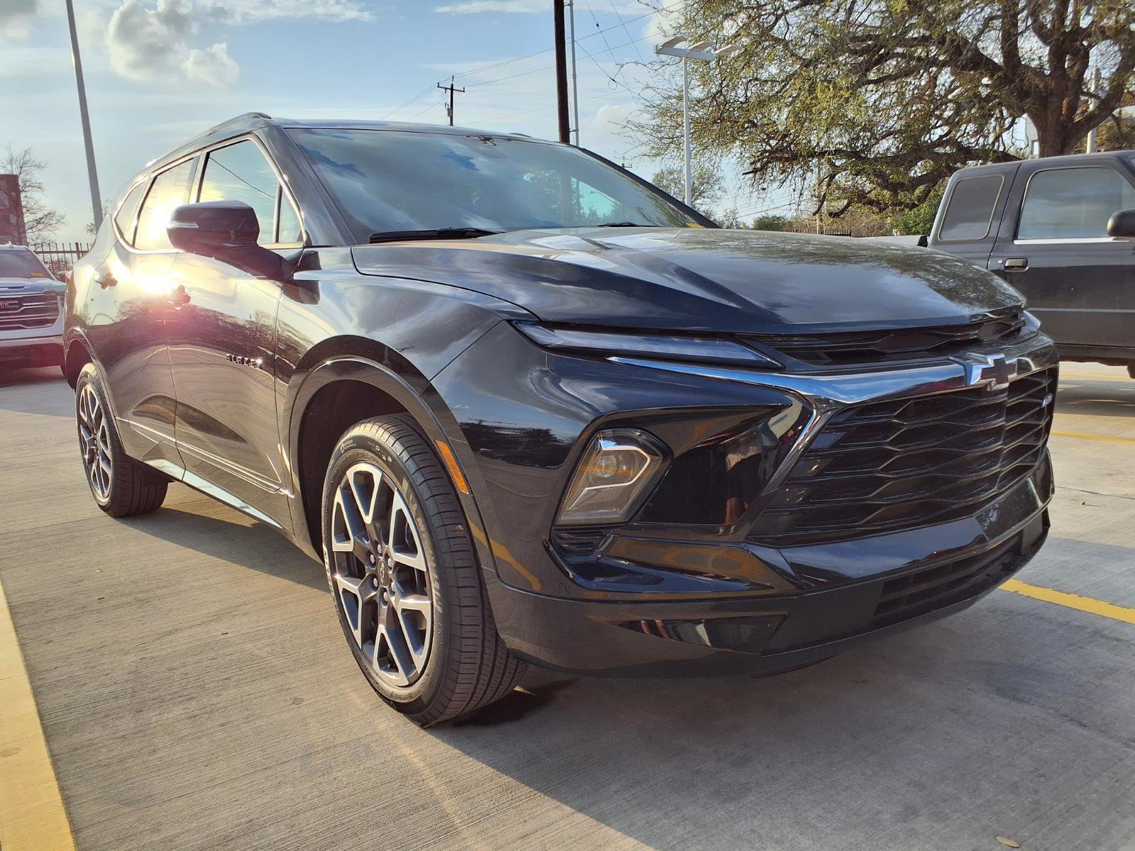 Used 2025 Chevrolet Blazer RS image 2