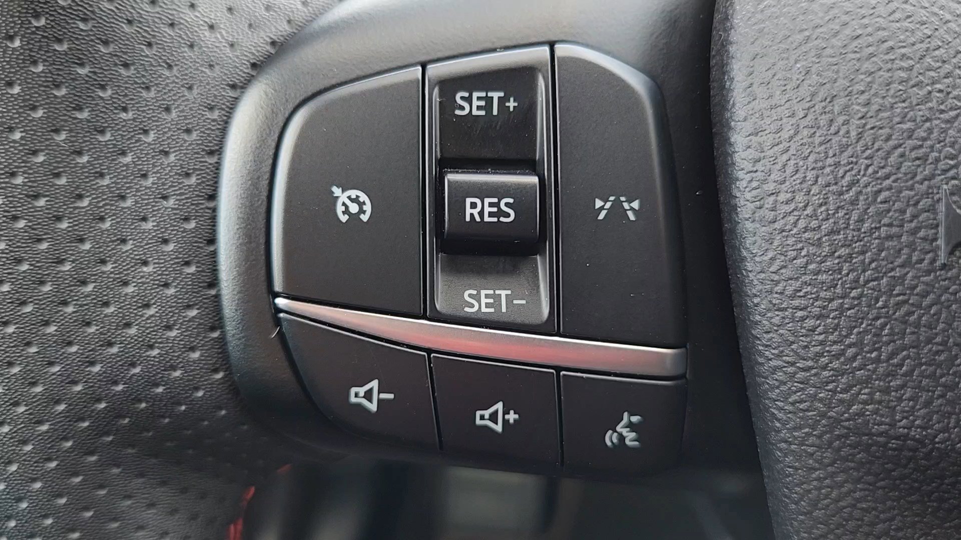 Used 2023 Ford Escape ST-Line image 12