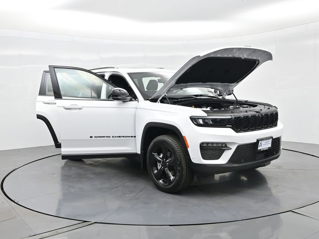 New 2025 Jeep Grand Cherokee Limited w/ Luxury Tech Group II image 37