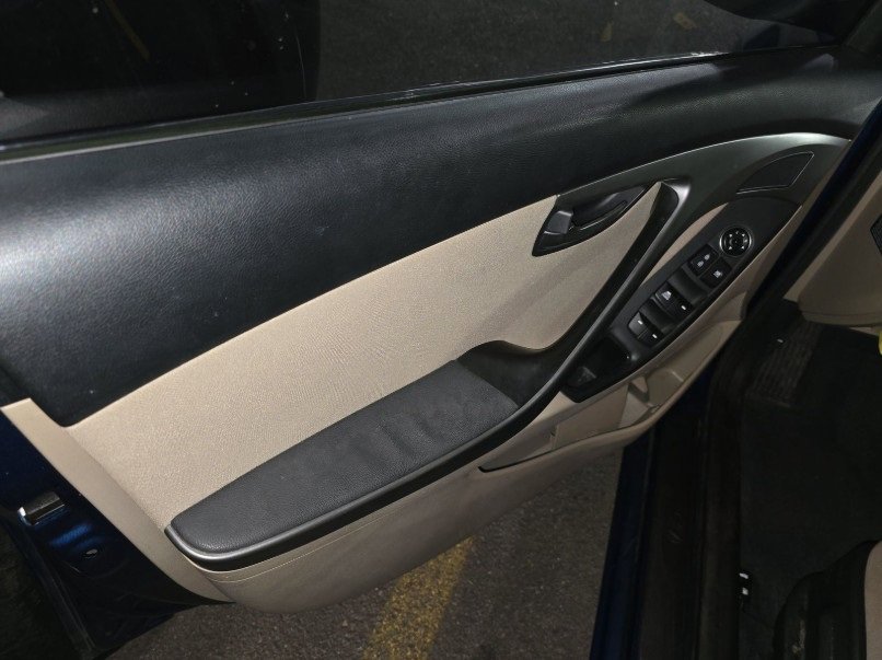 Used 2014 Hyundai Elantra SE w/ Option Group 02 image 25