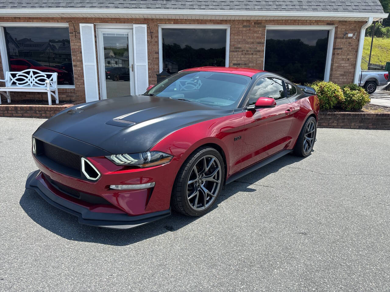 Used 2019 Ford Mustang GT RWD image 4