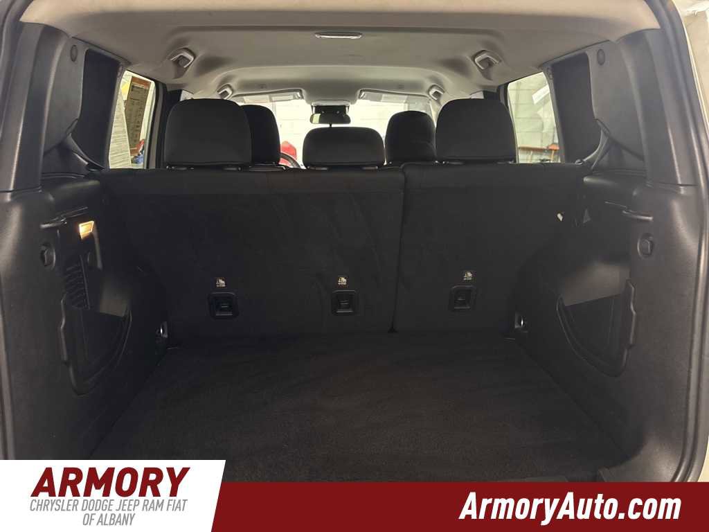 Used 2023 Jeep Renegade Latitude image 28