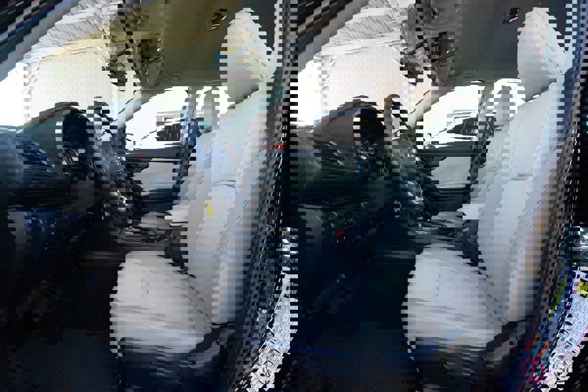 Used 2017 Subaru Impreza 2.0i Premium image 4