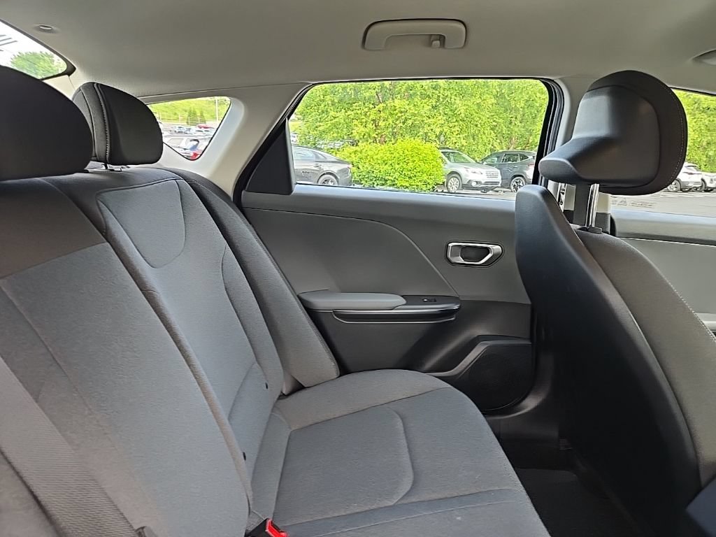 Certified 2025 Kia K4 FWD image 32