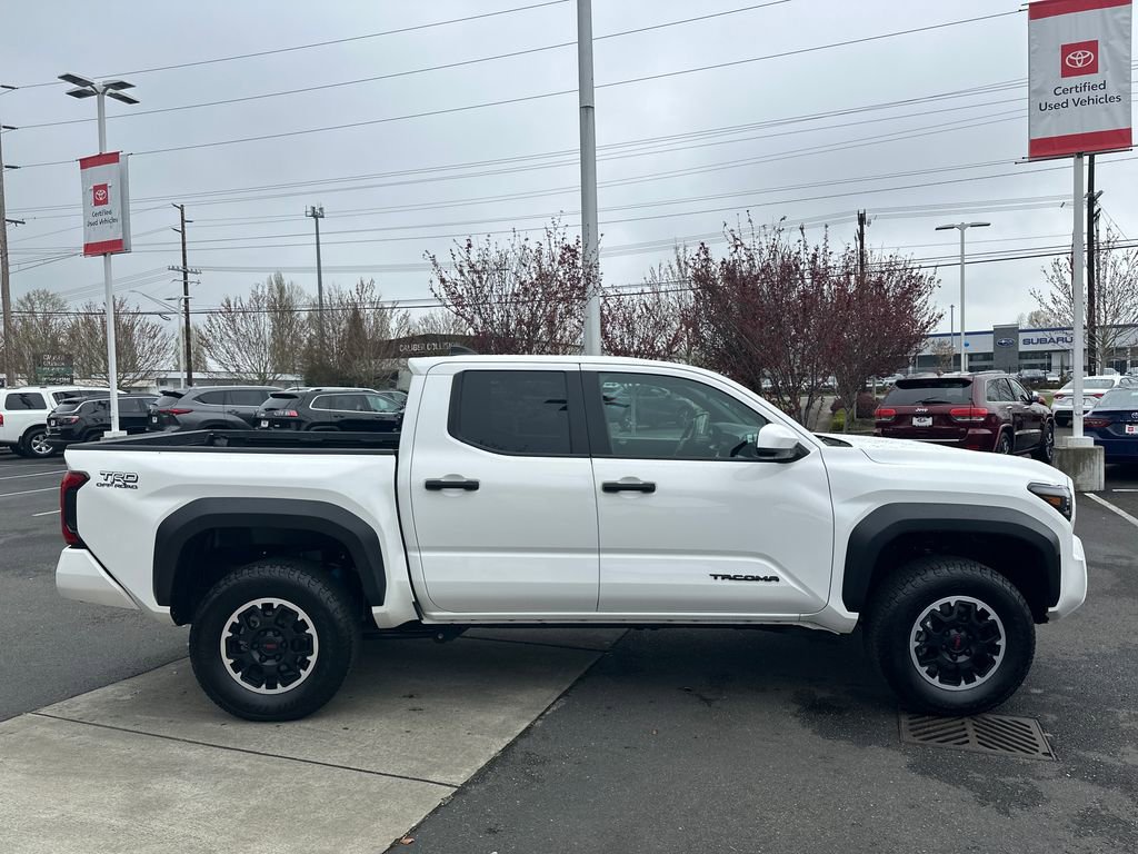Used 2024 Toyota Tacoma TRD Off-Road image 6