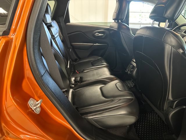 Used 2016 Jeep Cherokee Trailhawk w/ Leather Interior Group AWD/4WD image 29