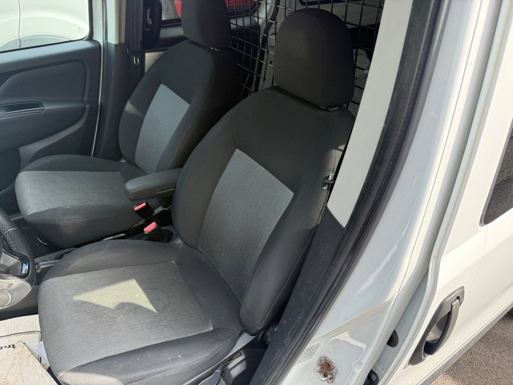 Used 2017 RAM ProMaster City Tradesman SLT w/ Rear Back-up Camera Group FWD image 3