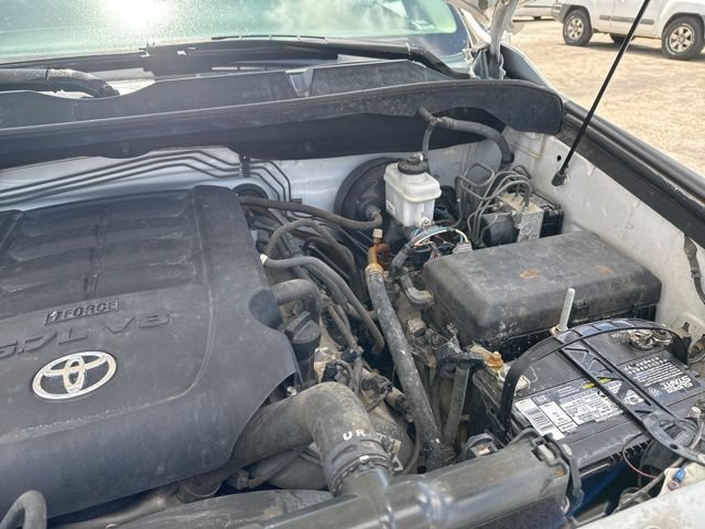 Used 2013 Toyota Tundra 4x4 CrewMax w/ Tow Pkg image 20