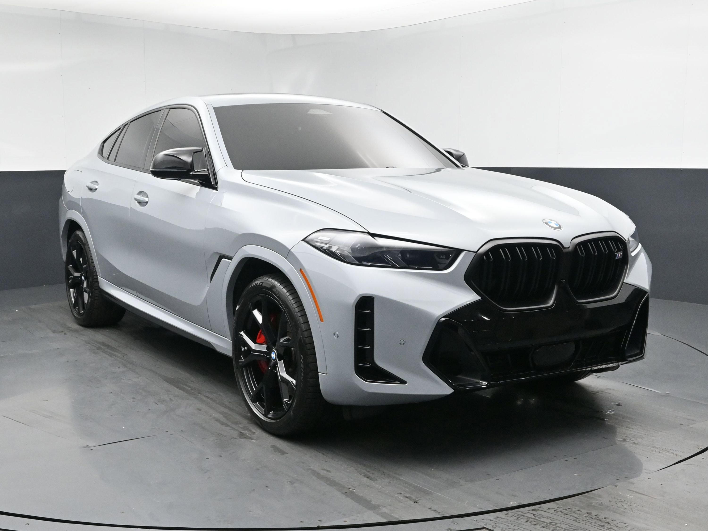 Used 2024 BMW X6 M60i w/ M Sport Professional Package image 2