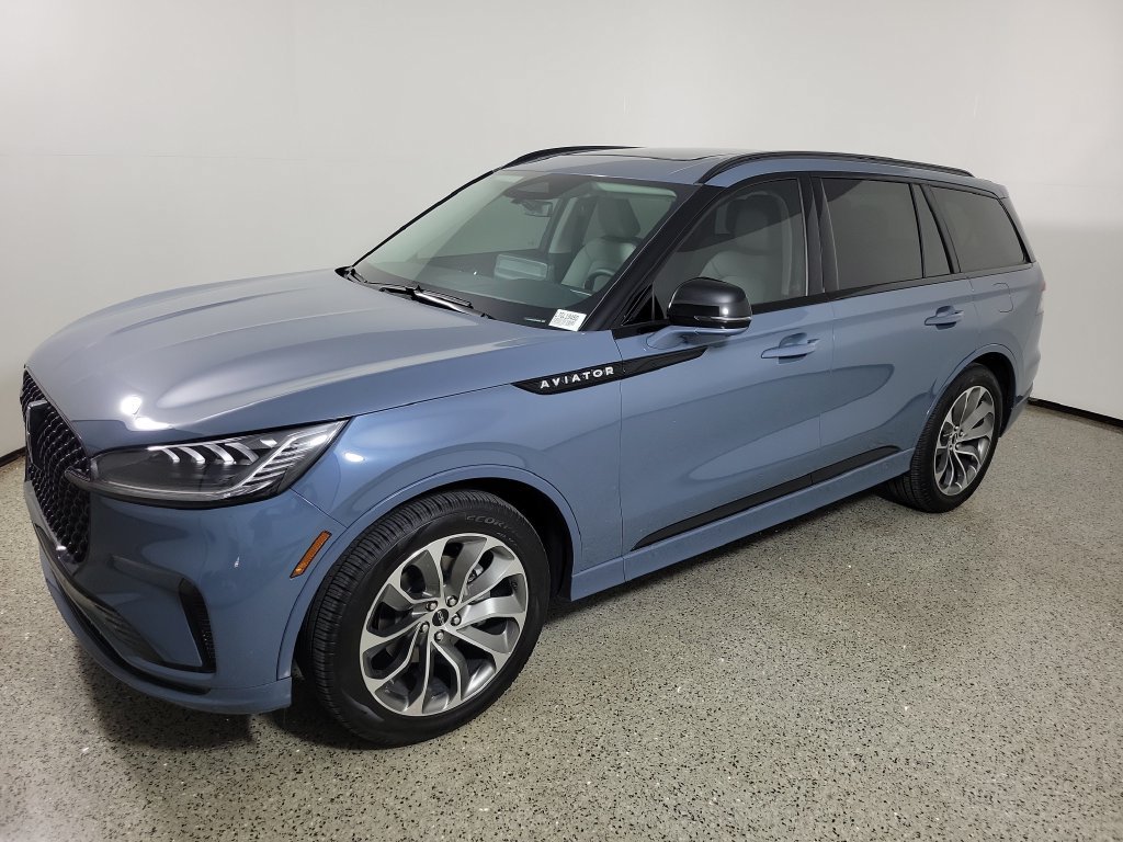 New 2026 Lincoln Aviator 2WD w/ Jet Appearance Package image 2