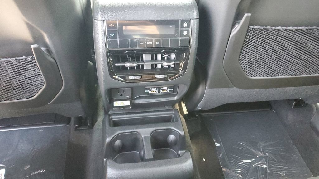 New 2025 Jeep Grand Cherokee L Altitude image 14