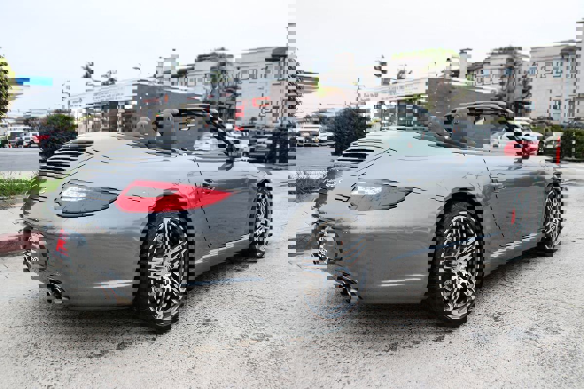 Used 2010 Porsche 911 Carrera S image 6