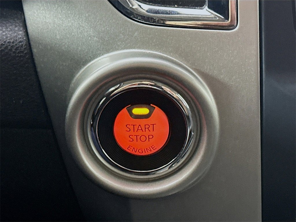 Used 2021 Nissan Titan SV w/ SV Convenience Package image 28