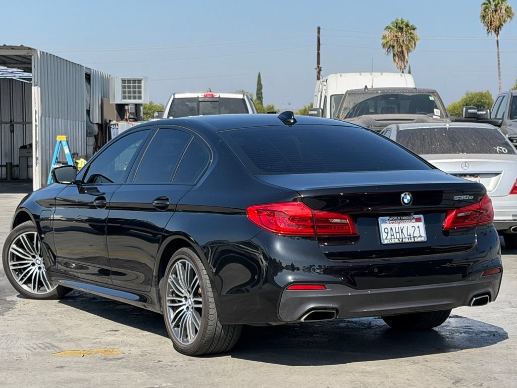 Used 2020 BMW 530e w/ M Sport Package RWD image 2