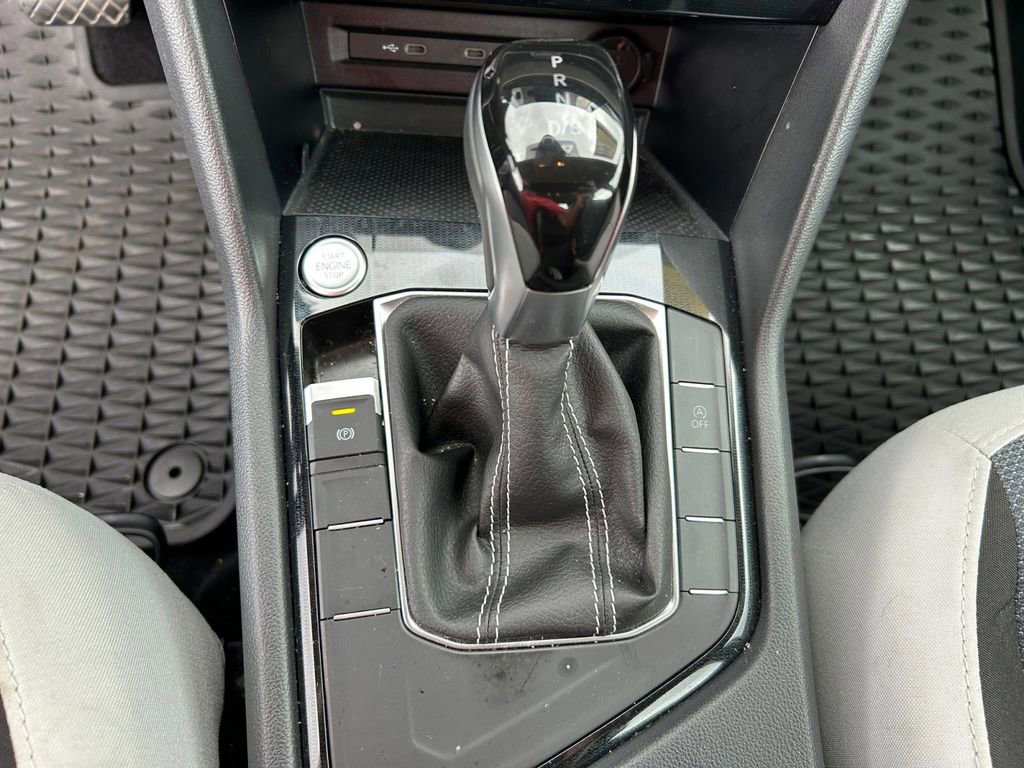 Certified 2025 Volkswagen Taos S image 18