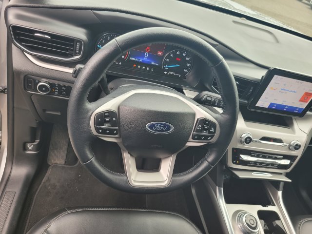 Certified 2023 Ford Explorer XLT w/ Equipment Group 202A AWD/4WD image 30