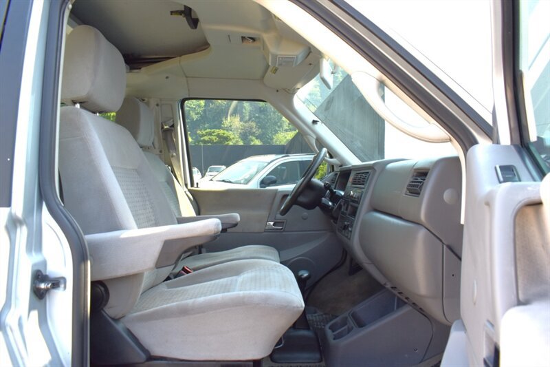 Used 2002 Volkswagen Eurovan MV FWD image 21