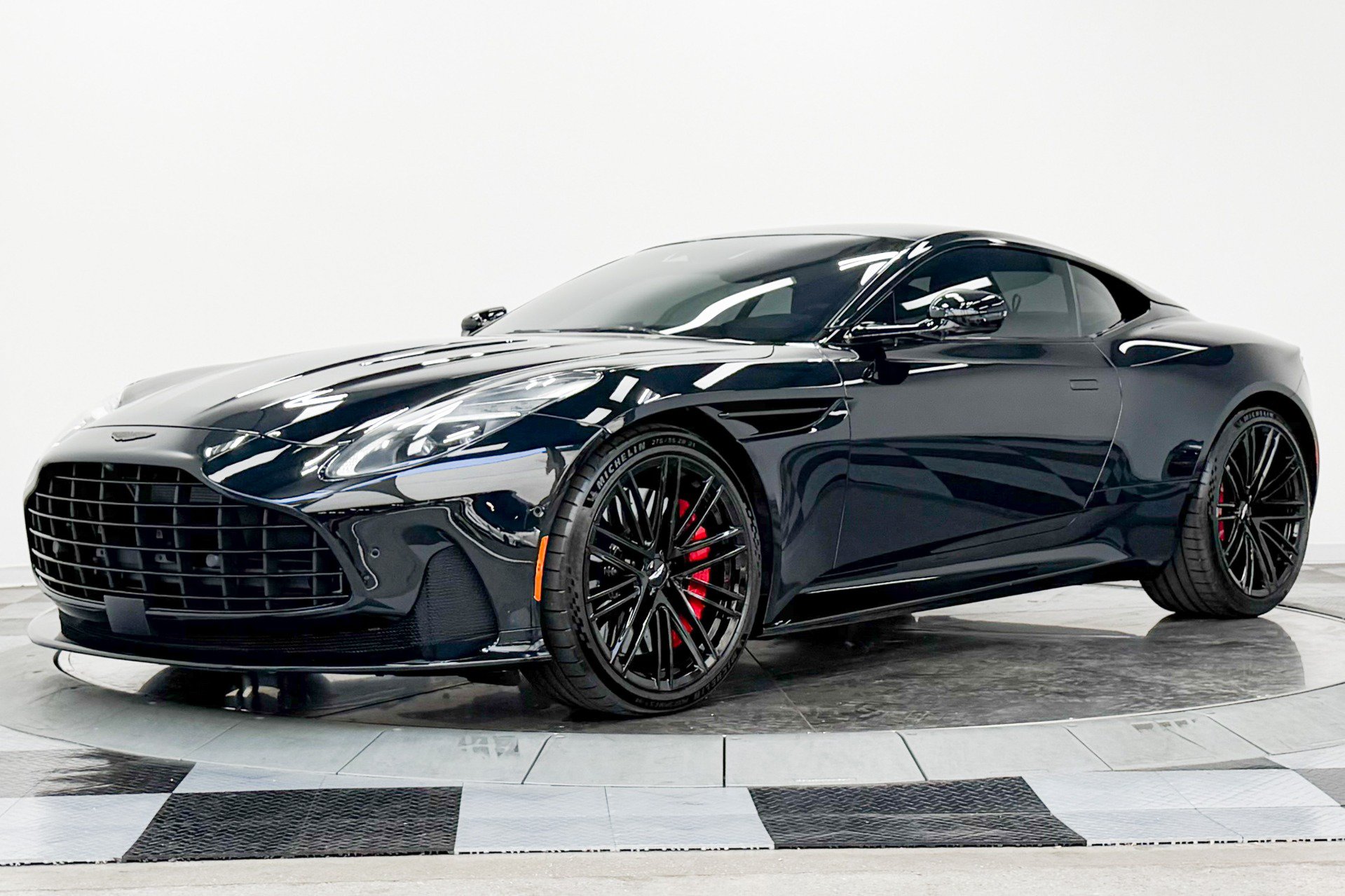 Used 2024 Aston Martin DB12 Coupe RWD image 31
