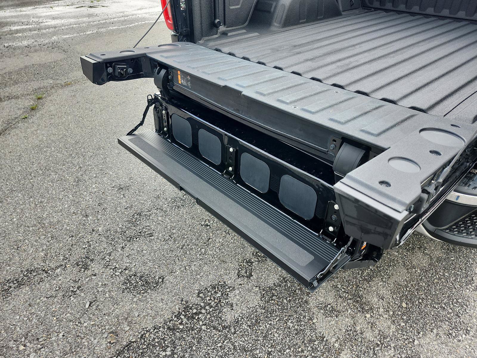 Certified 2022 GMC Sierra 1500 SLT AWD/4WD image 14