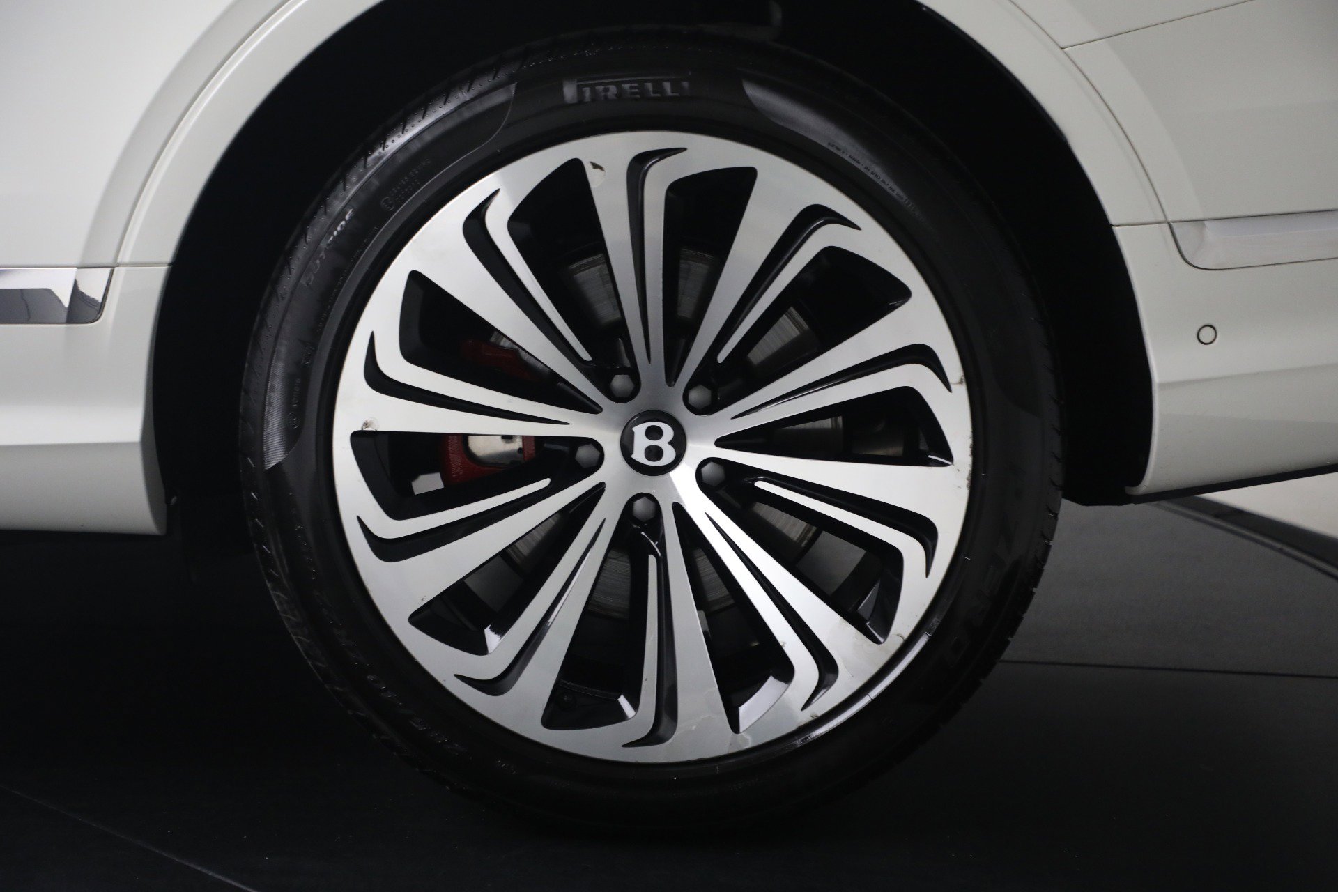 Used 2022 Bentley Bentayga AWD/4WD image 15