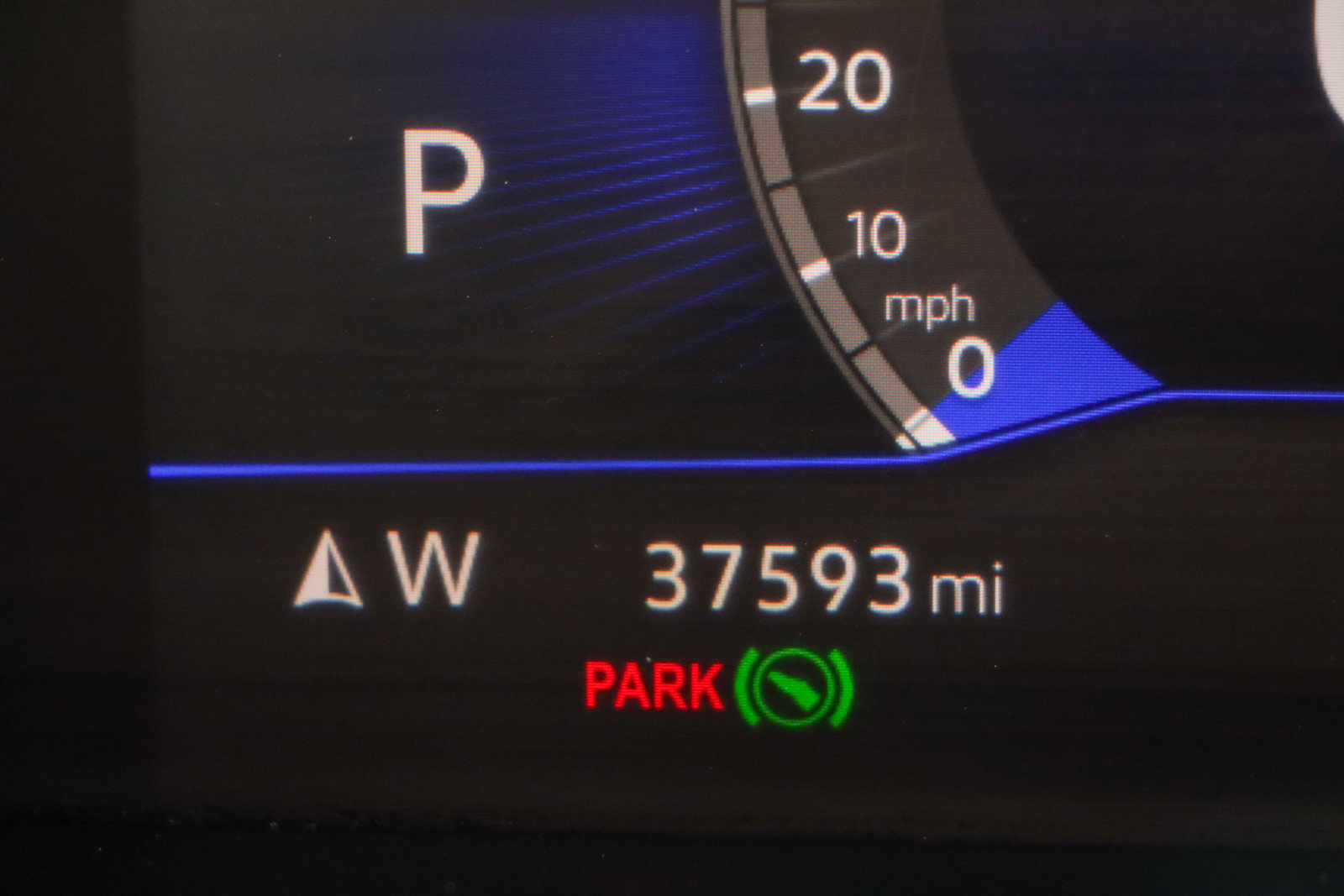 Used 2022 Volkswagen Tiguan SE w/ Panoramic Sunroof Package AWD/4WD image 16