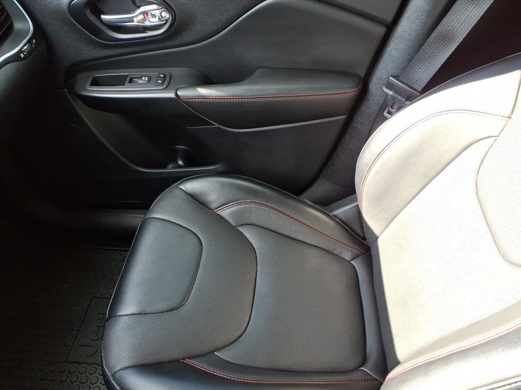 Used 2022 Jeep Cherokee Trailhawk w/ Premium Leather Package image 30