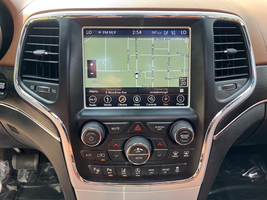 Used 2018 Jeep Grand Cherokee Summit w/ Platinum Series Group AWD/4WD image 17