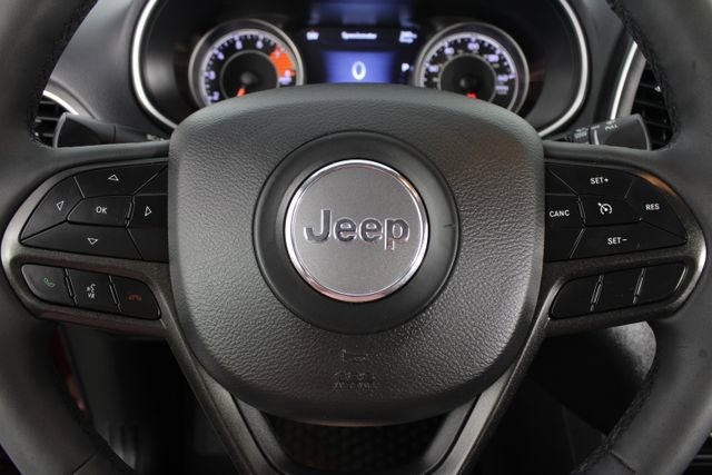Used 2021 Jeep Cherokee Trailhawk AWD/4WD image 12