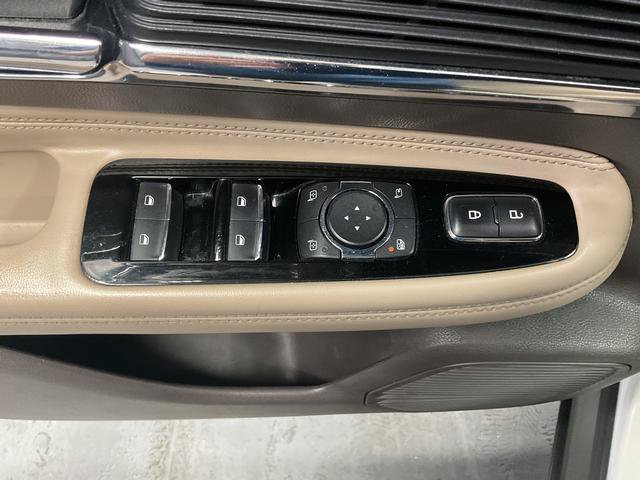 Used 2020 Lincoln Corsair AWD w/ Premium Package image 10
