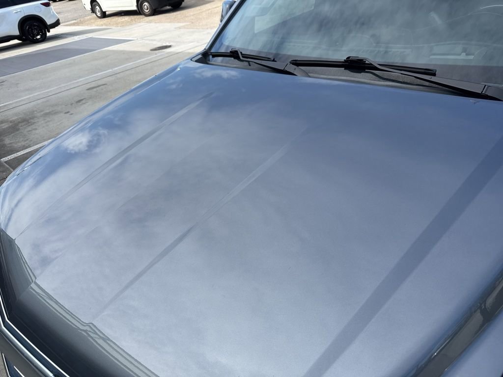 Used 2020 Cadillac Escalade Luxury w/ LPO, Radiant Package image 2