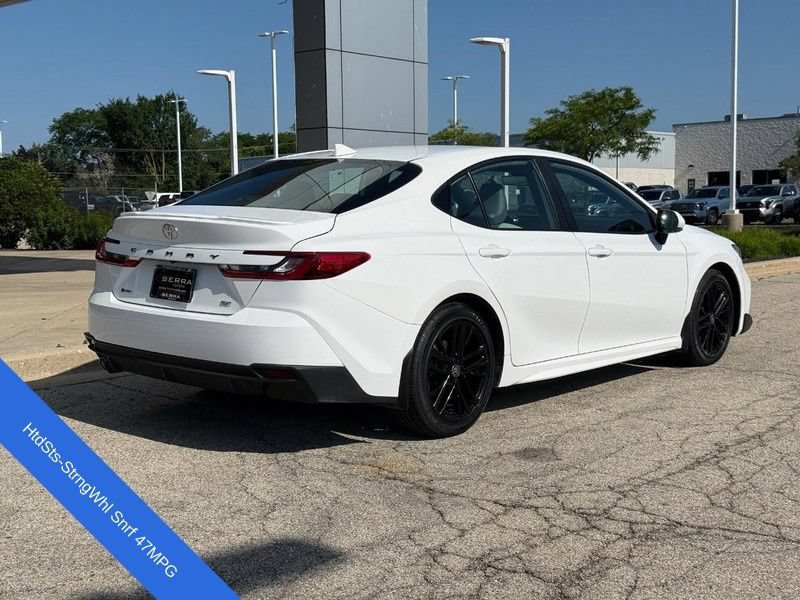Used 2025 Toyota Camry SE w/ Convenience Package FWD image 3