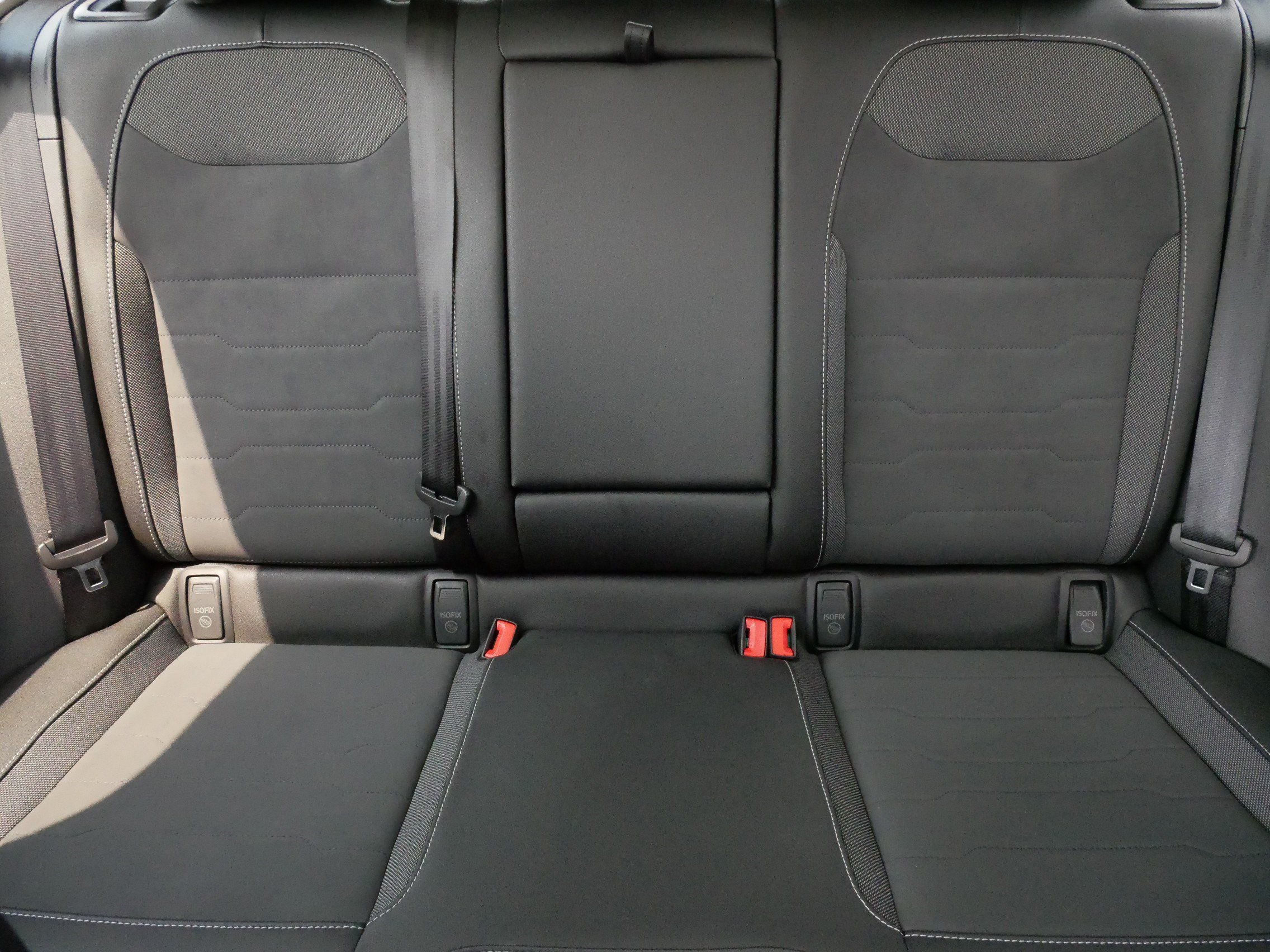 Certified 2025 Volkswagen Taos SE AWD/4WD image 13